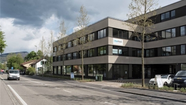 Seit dem 01.09.2017 lieft unser Firmensitz an der Bruggstrasse 12a in Reinach in einer modernen Geschäftsliegenschaft